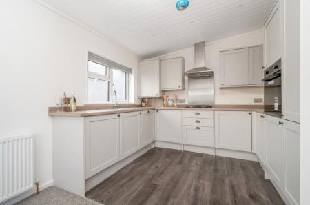 2 bedroom Park home for sale in Stamford Road, Lound, PE10