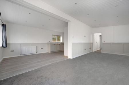2 bedroom Park home for sale in Stamford Road, Lound, PE10