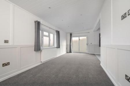 2 bedroom Park home for sale in Stamford Road, Lound, PE10