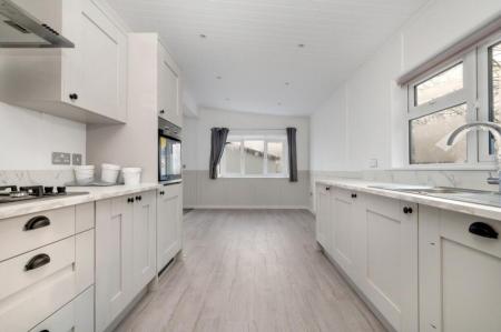 2 bedroom Park home for sale in Stamford Road, Lound, PE10