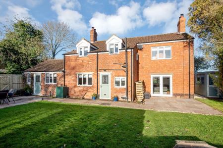 3 bedroom Detached house for sale in East Street, Rippingale, PE10