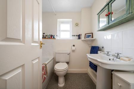 4 bedroom Detached house for sale in Viking Way, Thurlby, PE10