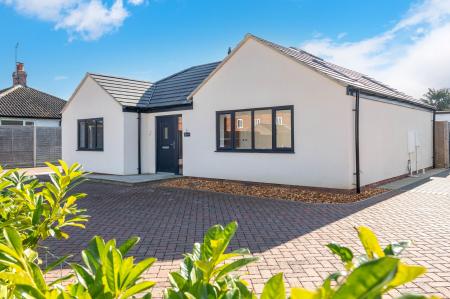 2 bedroom Detached bungalow for sale in Millers Close, Bourne, PE10
