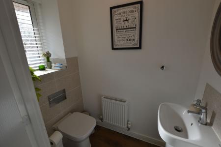 3 bedroom Semi-detached house for sale in Newton Abbot Way, Bourne, PE10