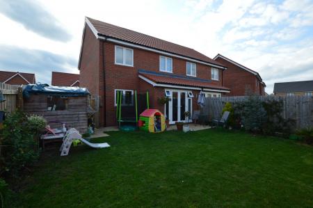 3 bedroom Semi-detached house for sale in Newton Abbot Way, Bourne, PE10