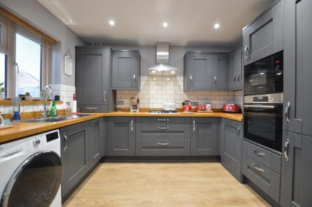 3 bedroom Link detached house for sale in The Causeway, Thurlby, PE10