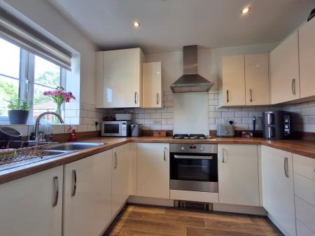 2 bedroom End of terrace house for sale in Ripon Close, Bourne, PE10