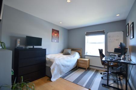 3 bedroom Semi-detached house for sale in Windsor Court, Bourne, PE10