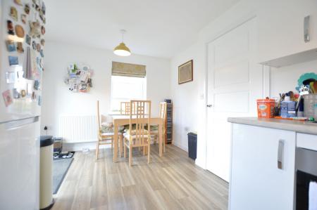 3 bedroom Semi-detached house for sale in Southwell Way, Bourne, PE10