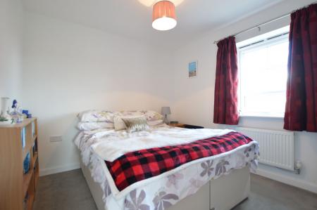 3 bedroom Semi-detached house for sale in Southwell Way, Bourne, PE10