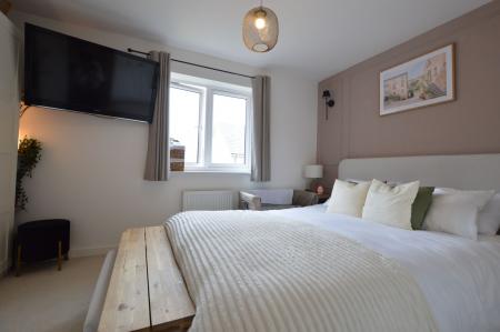 2 bedroom Semi-detached house for sale in Massingham Place, Bourne, PE10