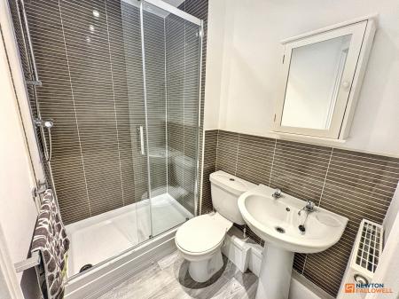 2 bedroom Flat for sale in Sandown Drive, Bourne, PE10