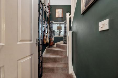 2 bedroom Semi-detached house for sale in Stroud Close, Bourne, PE10