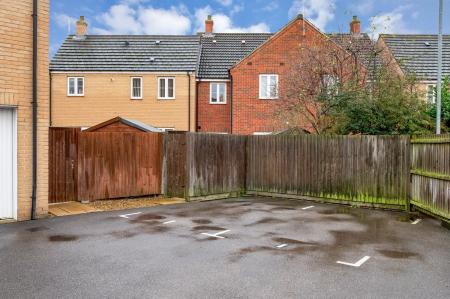 2 bedroom Semi-detached house for sale in Stroud Close, Bourne, PE10