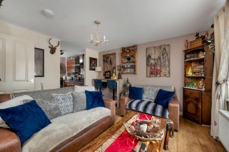 2 bedroom Semi-detached house for sale in Stroud Close, Bourne, PE10