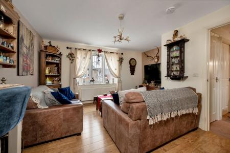 2 bedroom Semi-detached house for sale in Stroud Close, Bourne, PE10