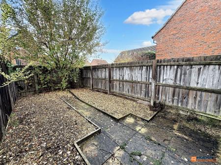 2 bedroom Terraced House for sale in Gilpin Close, Bourne, PE10