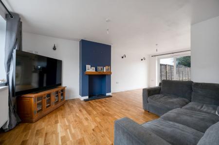 3 bedroom Terraced House for sale in Edinburgh Crescent, Bourne, PE10