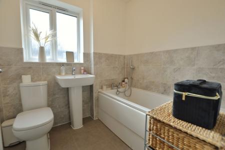 2 bedroom Semi-detached house for sale in Ripon Close, Bourne, PE10