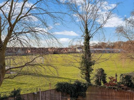 3 bedroom Semi-detached house for sale in Southfields, Bourne, PE10