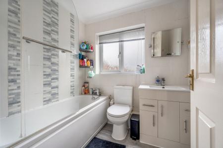 3 bedroom Semi-detached house for sale in Beck Way, Thurlby, PE10