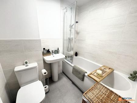 3 bedroom Semi-detached house for sale in Spa Chase, Bourne, PE10