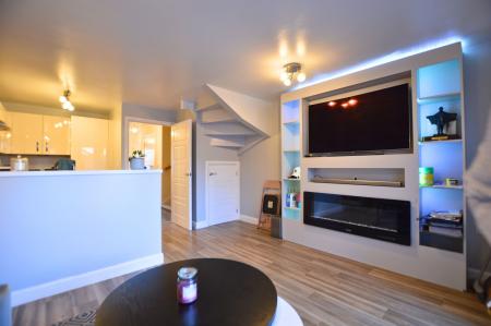 4 bedroom Semi-detached house for sale in Musselburgh Way, Bourne, PE10