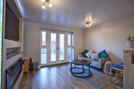4 bedroom Semi-detached house for sale in Musselburgh Way, Bourne, PE10
