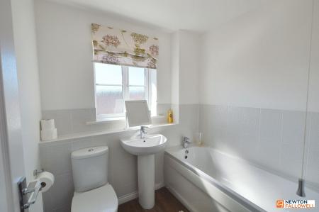 4 bedroom Detached house for sale in Newbury Crescent, Bourne, PE10