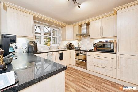 4 bedroom Detached house for sale in Viking Way, Thurlby, PE10