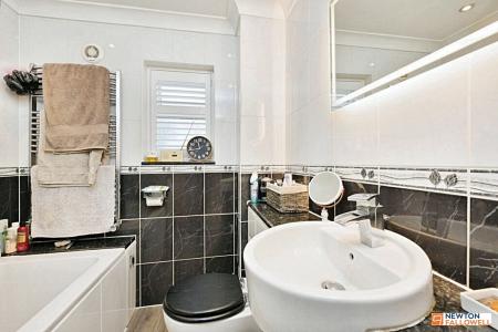 4 bedroom Detached house for sale in Viking Way, Thurlby, PE10