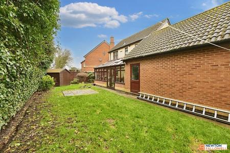 4 bedroom Detached house for sale in Viking Way, Thurlby, PE10