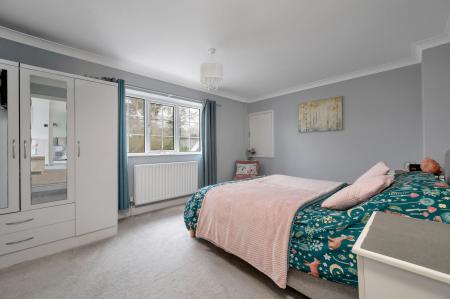 4 bedroom Detached house for sale in West Road, Pointon, NG34