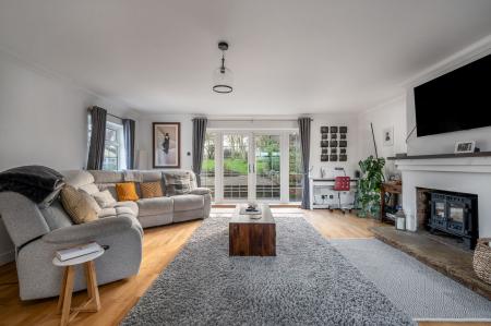 4 bedroom Detached house for sale in West Road, Pointon, NG34