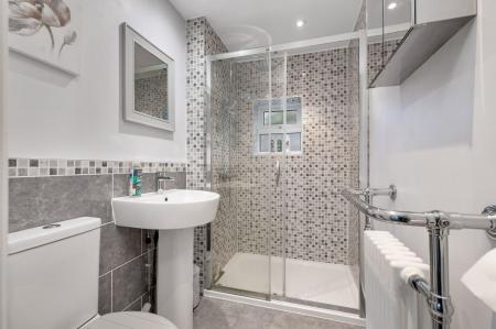 4 bedroom Detached house for sale in West Road, Pointon, NG34