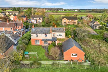 5 bedroom Detached house for sale in High Street, Thurlby, PE10