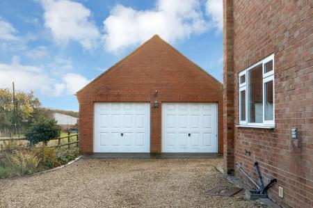 5 bedroom Detached house for sale in High Street, Thurlby, PE10