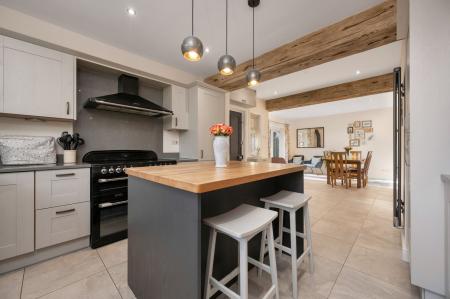 5 bedroom Detached house for sale in High Street, Thurlby, PE10