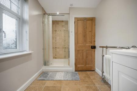 5 bedroom Detached house for sale in High Street, Thurlby, PE10