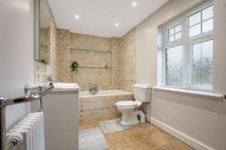 5 bedroom Detached house for sale in High Street, Thurlby, PE10