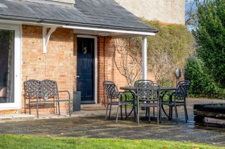 5 bedroom Detached house for sale in High Street, Thurlby, PE10