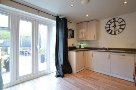 3 bedroom Semi-detached house for sale in Uttoxeter Close, Bourne, PE10