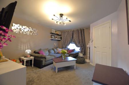 3 bedroom Semi-detached house for sale in Uttoxeter Close, Bourne, PE10