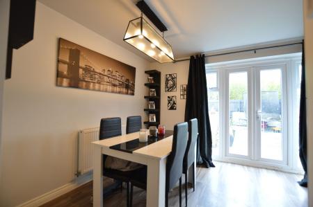 3 bedroom Semi-detached house for sale in Uttoxeter Close, Bourne, PE10