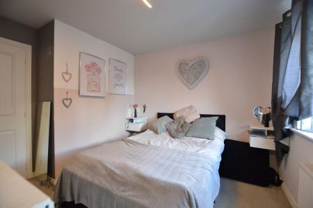 3 bedroom Semi-detached house for sale in Uttoxeter Close, Bourne, PE10