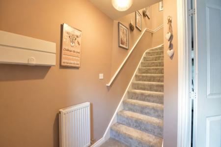 3 bedroom Semi-detached house for sale in Uttoxeter Close, Bourne, PE10