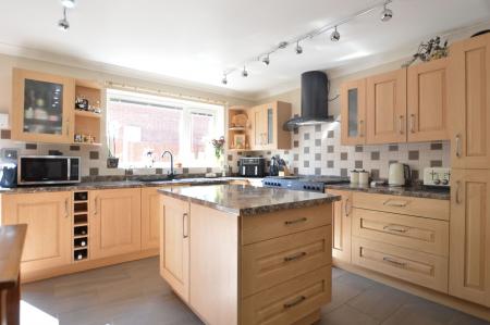 3 bedroom Detached bungalow for sale in High Street, Rippingale, PE10