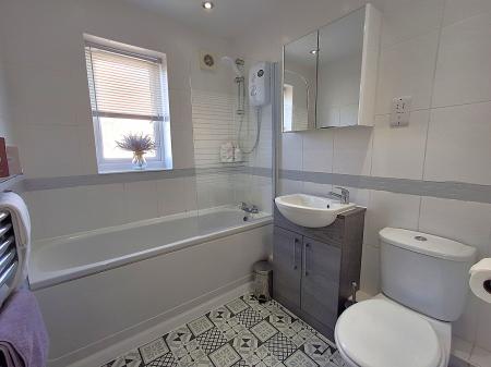 3 bedroom Semi-detached house for sale in Rochester Court, Bourne, PE10