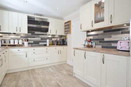 4 bedroom Detached house for sale in Burmor Close, Bourne, PE10