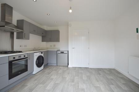 2 bedroom Semi-detached house for sale in Lingfield Park, Bourne, PE10